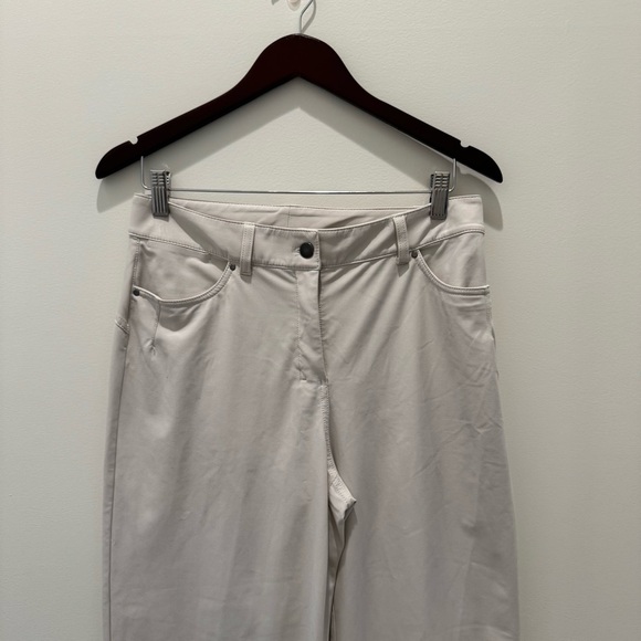 Lululemon City Sleek Wide-Leg High Rise 7/8 Length Pant in White Opal
Size 29 - Picture 7 of 10